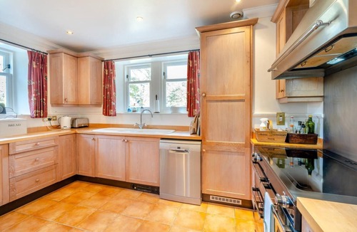Strathdon Cottage | 7 Bed in Strathdon (oc-t30594)