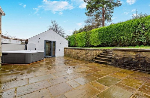 Giggleswick Cottage | 8 Bed in Settle (oc-94323)