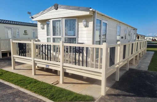 Chapel Saint Leonards Apartment | 8 BERTH DELUXE CARAVAN Pg156 GOLDEN PALM CHAPEL ST LEONARDS