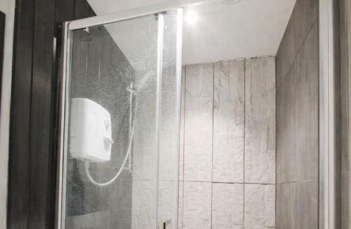 Yiewsley Apartment | 8 Knowless Close