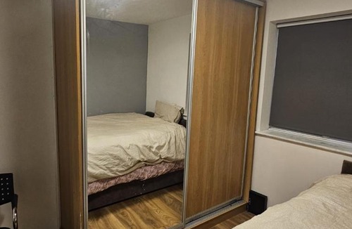 Yiewsley Apartment | 8 Knowless Close