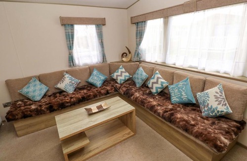 Tenby House | 82 Manorbier Park