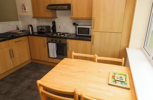 Saint Columb Major Cottage | 87 ATLANTIC REACH, pet friendly, with a garden in Indian Queens