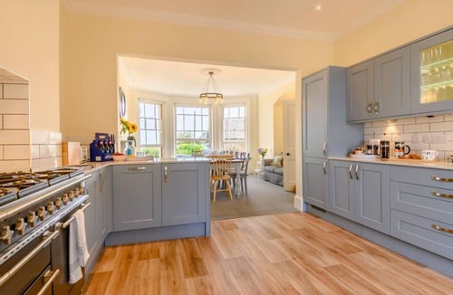 Lowestoft Cottage | 9 Bed in Lowestoft (oc-k27940)