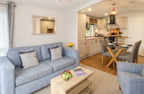 Swanage Cabin | 92 DAISY, with pool in Swanage