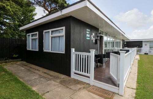 Chapel Saint Leonards House | 98 Cherry Park