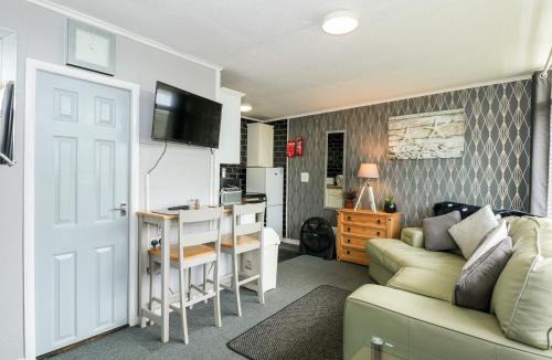 Chapel Saint Leonards House | 98 Cherry Park