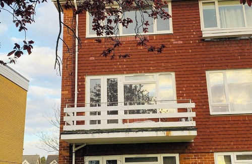 Sutton Central Apartment | A Clean & Cosy Abode for a Comfortable Homestay