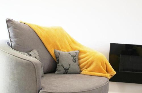 Cambridge House | A Comfortable Nest for Contractors or Families - sleeps 8