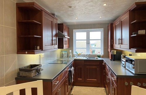 Pagham Apartment | A lovely 2-bed suite15 mins away from Chichester & Glorious Goodwood!