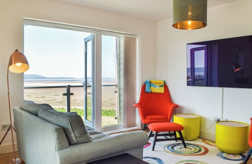 Crynant Cottage | A stone’s throw from the beach.