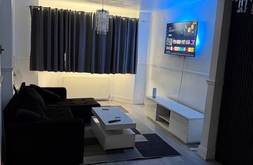 Erdington House | A stunning 3 bedroom luxury holiday home