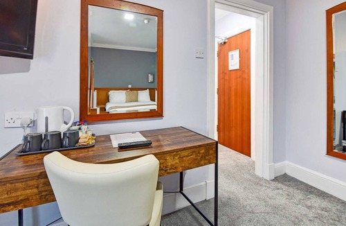 Derby Hotel | Accessible Double Room
