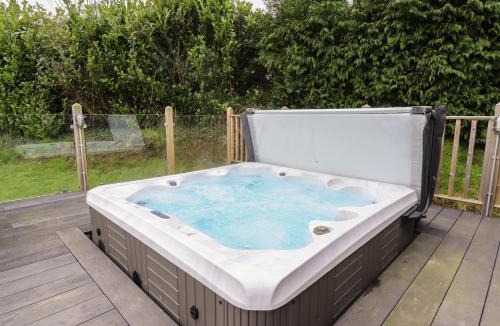 Redruth House | Acorn Lodge