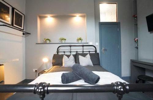 Moseley Apartment | Aesthetic Moseley Studio - 5