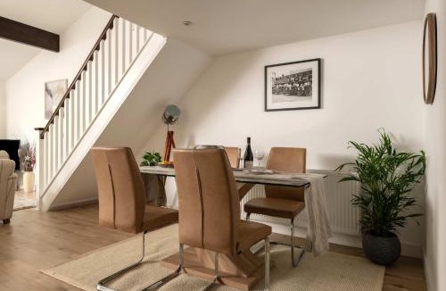 Ampney Crucis House | Aintree Cottage