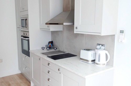 Swalecliffe House | AIR CON Modern 2BR House w/Garden Near Beach