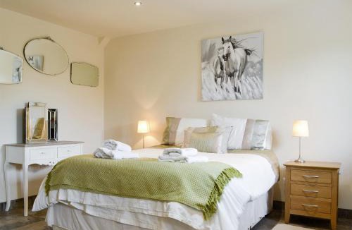 Llanfachraeth House | Alarch