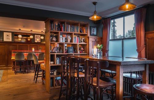 Esher Hotel | Albert Arms