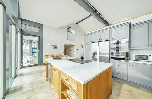 Bridport House | All Ways - sleeps 6 guests in 3 bedrooms