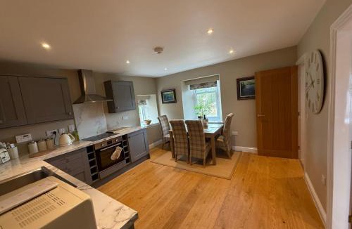 Invergarry House | Alt-Na-Slat Cottage