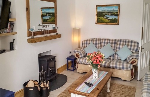 Cemaes Bay House | Angorfa: A Charming Retreat in Cemaes Bay