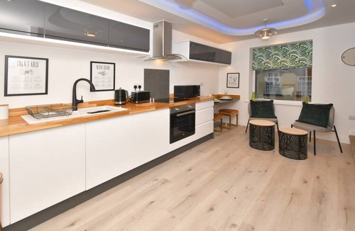 Congleton Apartment | Antrobus Deluxe Apartment One