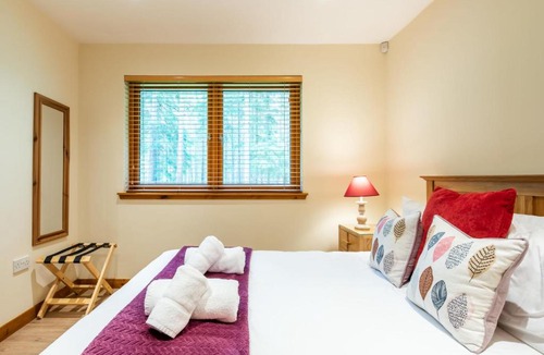 Logie Coldstone Apartment | Apartment Capercaillie Cabin by Interhome