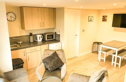 Blakeney Apartment | Apartment Sleeps 4 with Parking