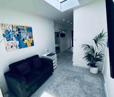 Minworth House | Apartment style Space ideal for business & contractors