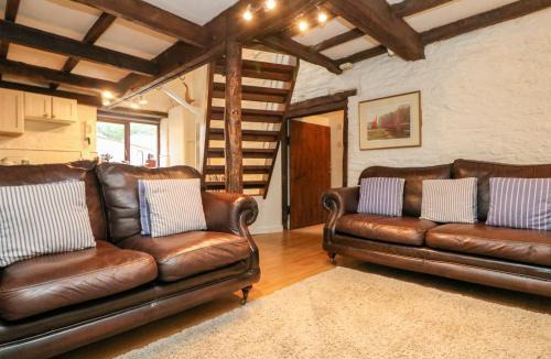 Lostwithiel House | Apple Loft
