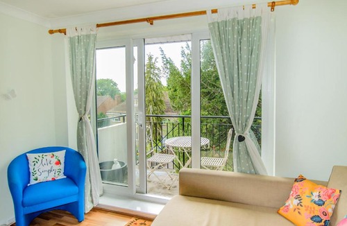 Cowley Apartment | Apple Perch 2BR Flat - Free Parking