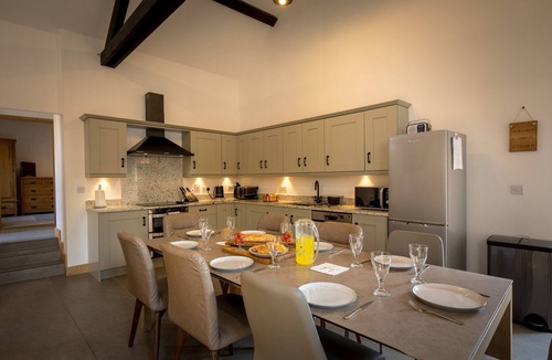 Trull House | Apple Tree Barn - a barn that sleeps 7 guests in 3 bedrooms