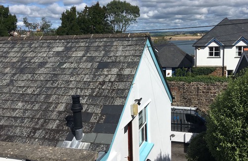Appledore Apartment | Appledore - Hispaniola Stunning 2 bed 2 bath, sleeps 4(+2) and PARKING!