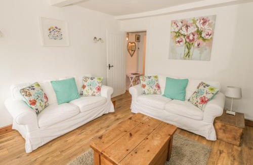 Broadway House | April Cottage