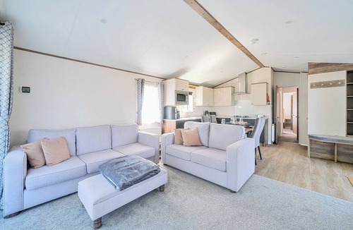 Great Houghton Cottage | Aquadrome Abode - Billing Aquadrome