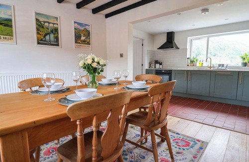 Glyn Ceiriog Cottage | ARAELFA, pet friendly, with open fire in Llangollen