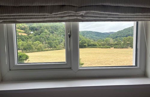 Glyn Ceiriog Cottage | ARAELFA, pet friendly, with open fire in Llangollen