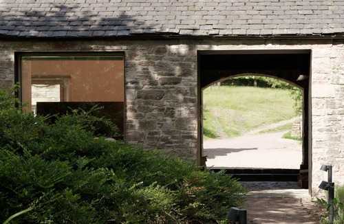 Penicuik House | Architect designed hilltop hideaway near Edinburgh with wood-fired sauna.