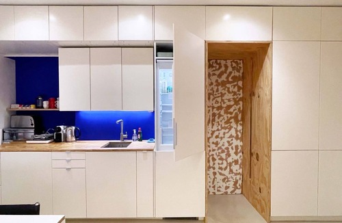 Angel Apartment | Architect designed split level 68sqm apartment close to kings cross