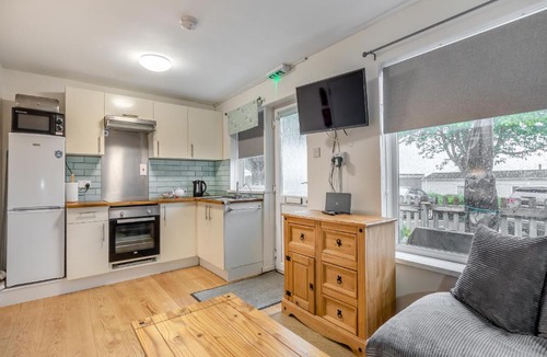 Brixham House | Arthurs Den - Cottage
