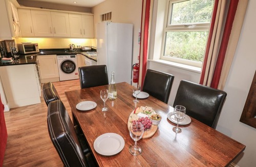 Holestone Moor House | Ashover Retreat in Two Dales
