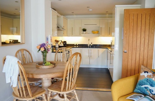 Widemouth Bay Cottage | Atlantic Air - sleeps 6 guests in 3 bedrooms