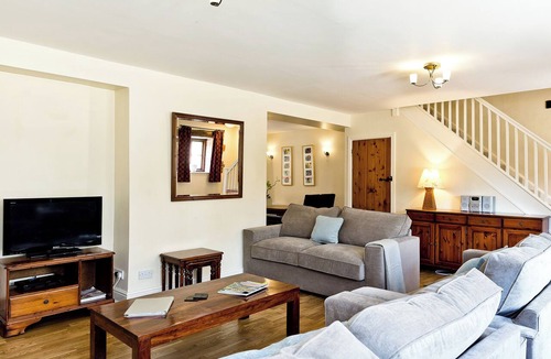 Knockerdown Cottage | Attractive barn conversion set in three acres of shared grounds.