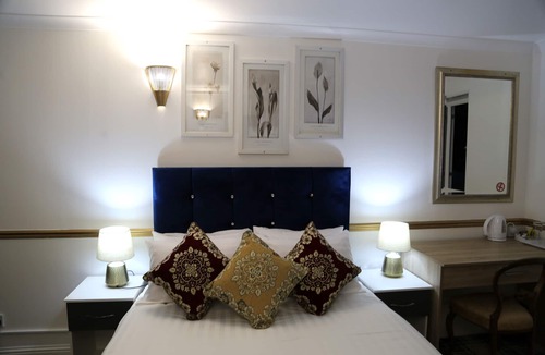 Epping Hotel | ATZ&H Inn