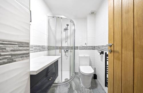 Custom House House | Auracasa Monarch Suites