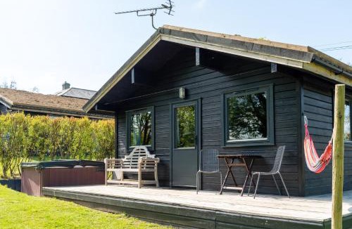 Brazzacott Cabin | Avallon Lodges