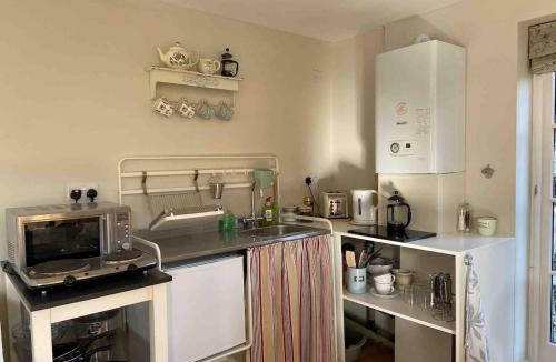 Brent Apartment | Avondale Studio