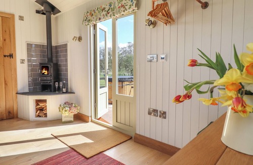 Garthmyl Cottage | Balwen Shepherd's Hut