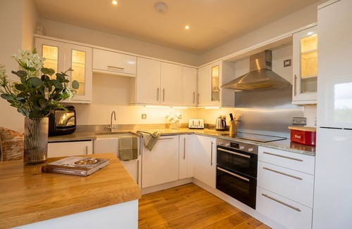 Adderstone House | Bamburgh - Sleeps 8 - Dogs Stay Free - Enclosed Garden - Off Road Parking
